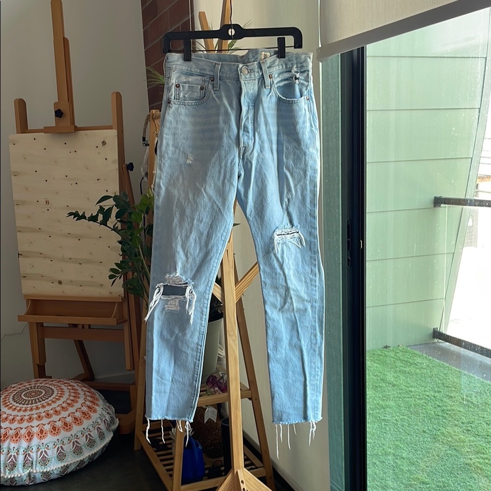 Levi’s Hi-Rise Distressed Jeans
